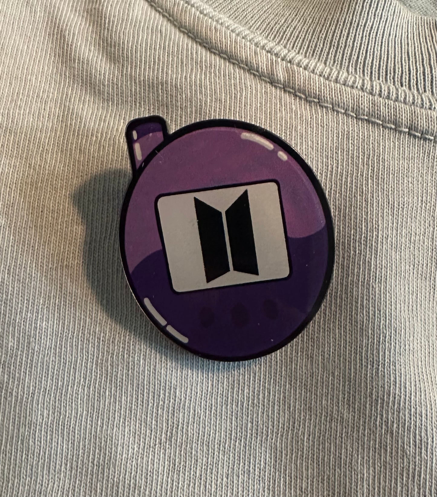 K-pop Tamagotchi pins